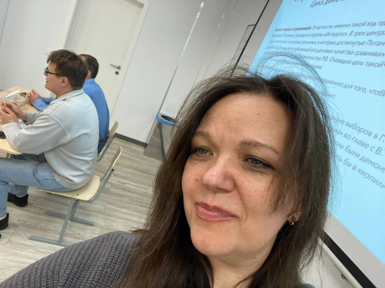 Anna Evstratova beginning a lesson with programme participants